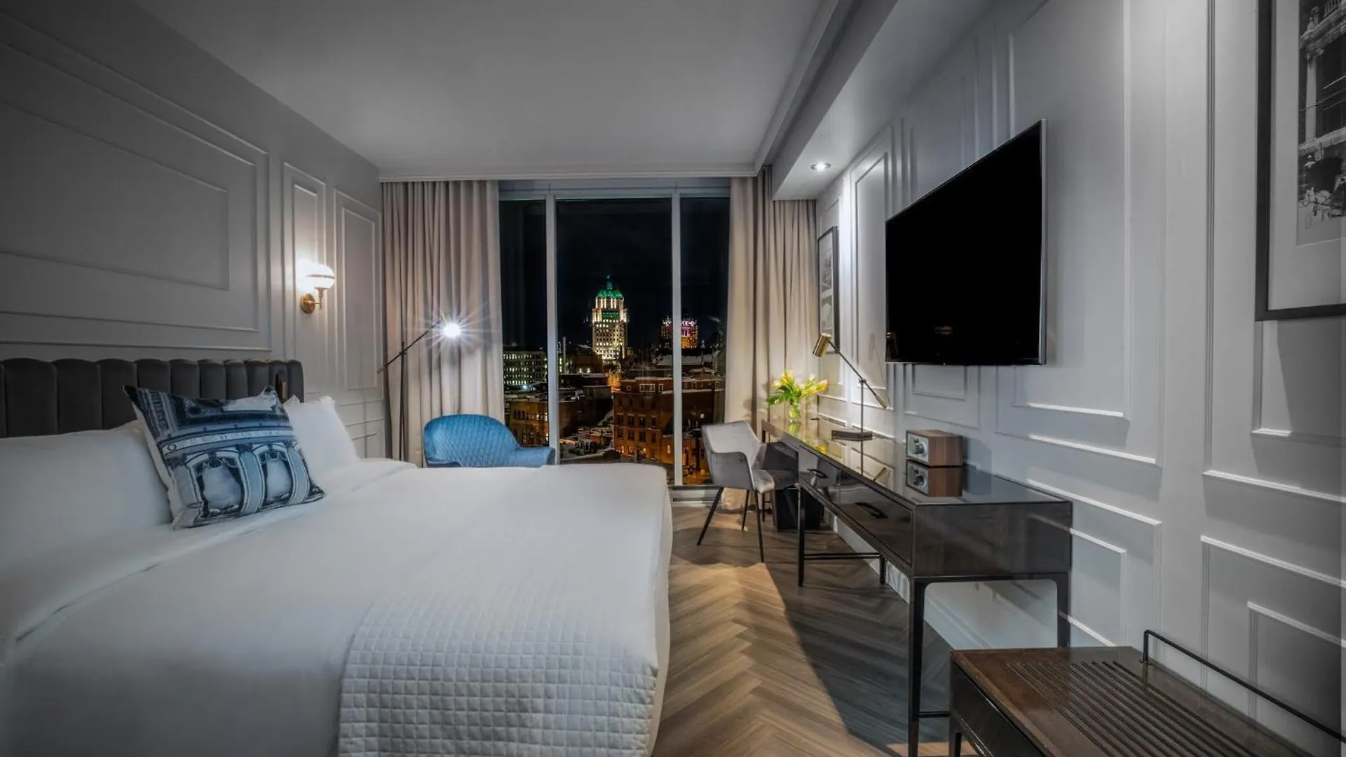 Le Capitole Hotel Quebec City Canada